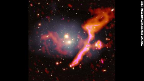 Nuevo estudio celeste revela cientos de miles de galaxias