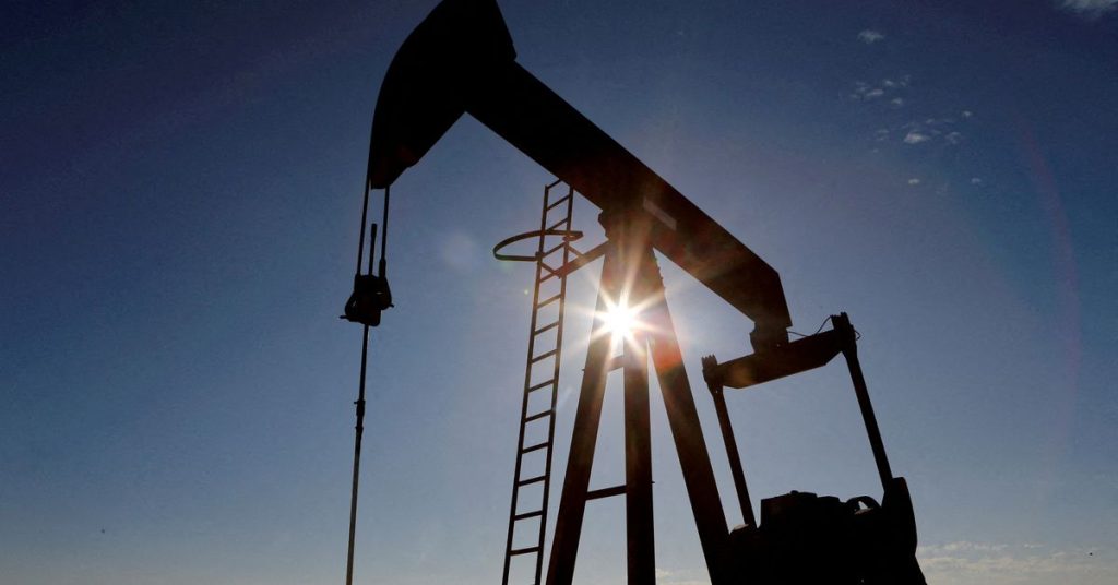 Harga minyak naik lebih dari 1% ke level tertinggi dalam 7 tahun di tengah kekhawatiran gangguan pasokan
