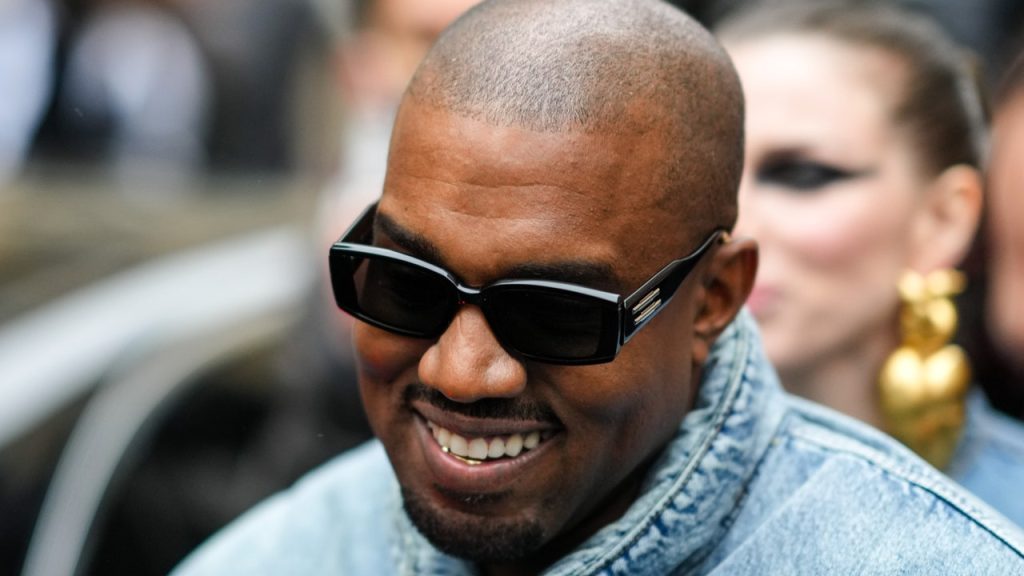 Kanye West mengatakan album baru Donda 2 tidak akan disiarkan, dan hanya akan tersedia di Stem player-nya