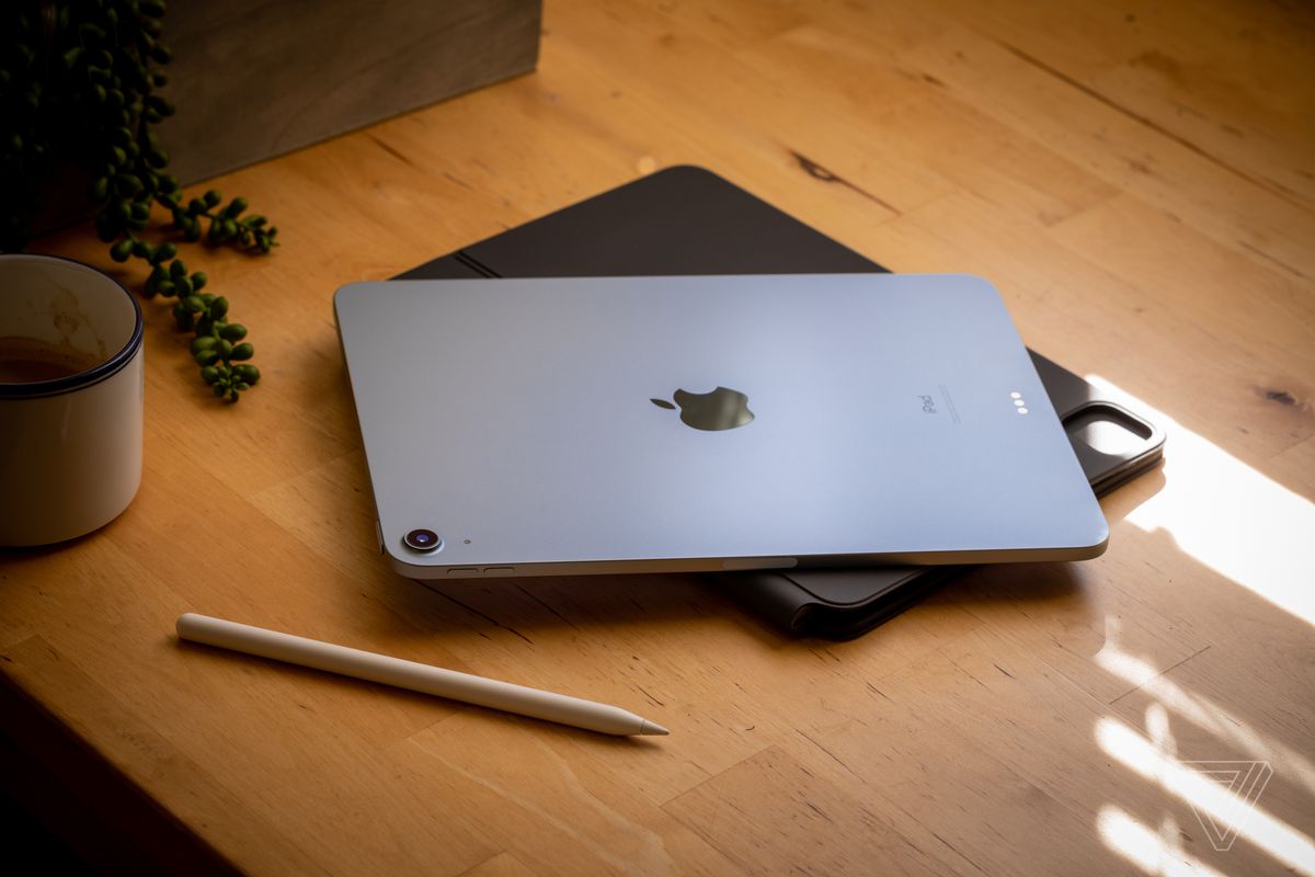 iPad Air dan iPad Mini 2020 yang baru memiliki desain dan bentuk yang mirip dengan iPad Pro