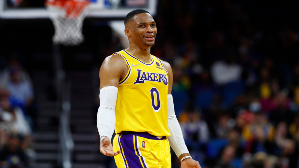 Pelatih Lakers mendorong kesepakatan Russell Westbrook pada tenggat waktu, kata laporan