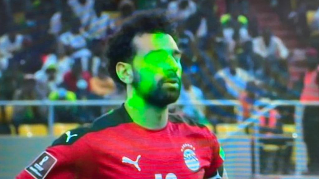 Mohamed Salah gagal mengeksekusi penalti setelah fans menyorotkan laser ke wajahnya, Mesir tersingkir dari Piala Dunia
