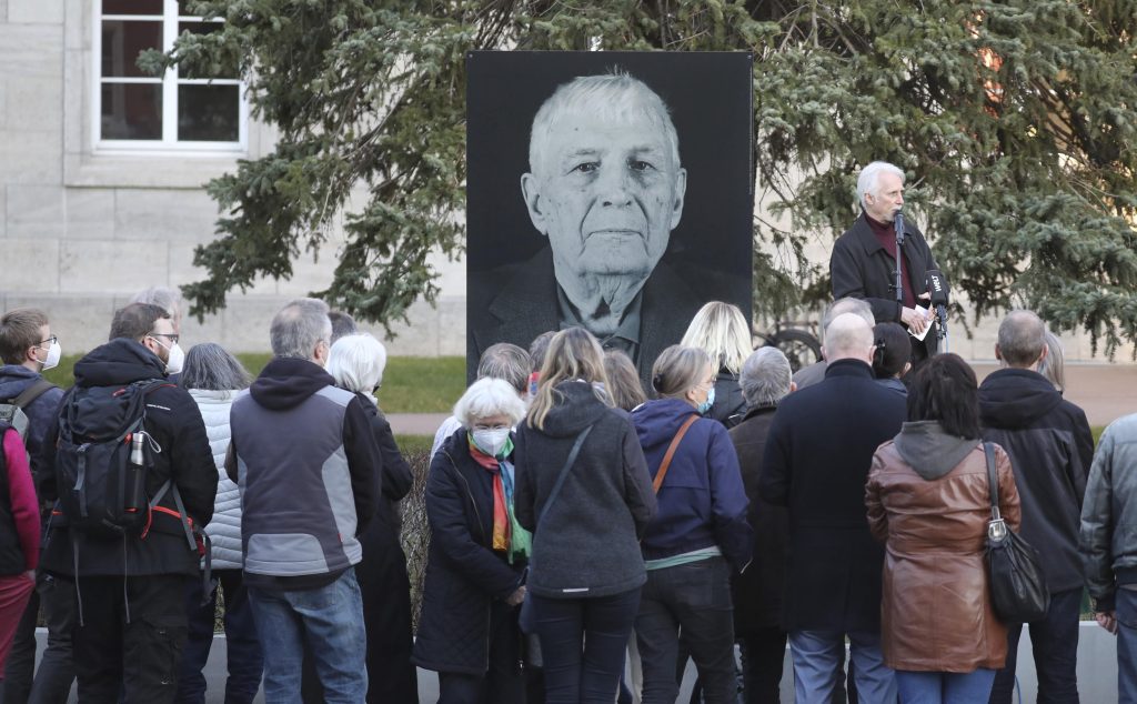 Jerman menghormati korban selamat kamp Nazi, 96 tewas di Ukraina