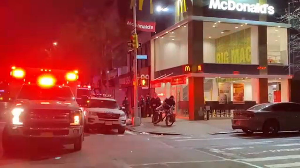 Kejahatan NYC: Pekerja McDonald's ditikam saat membela rekan kerja di East Harlem
