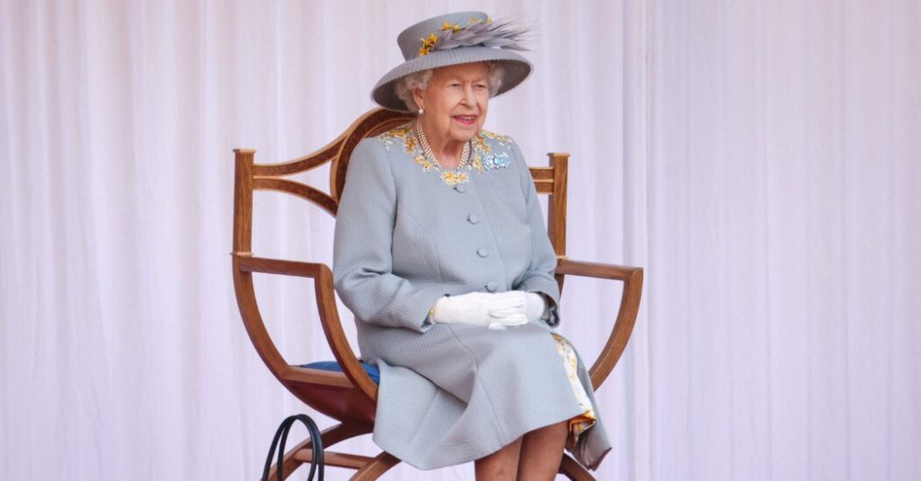 Ratu Elizabeth kembali bekerja setelah ketakutan virus Corona