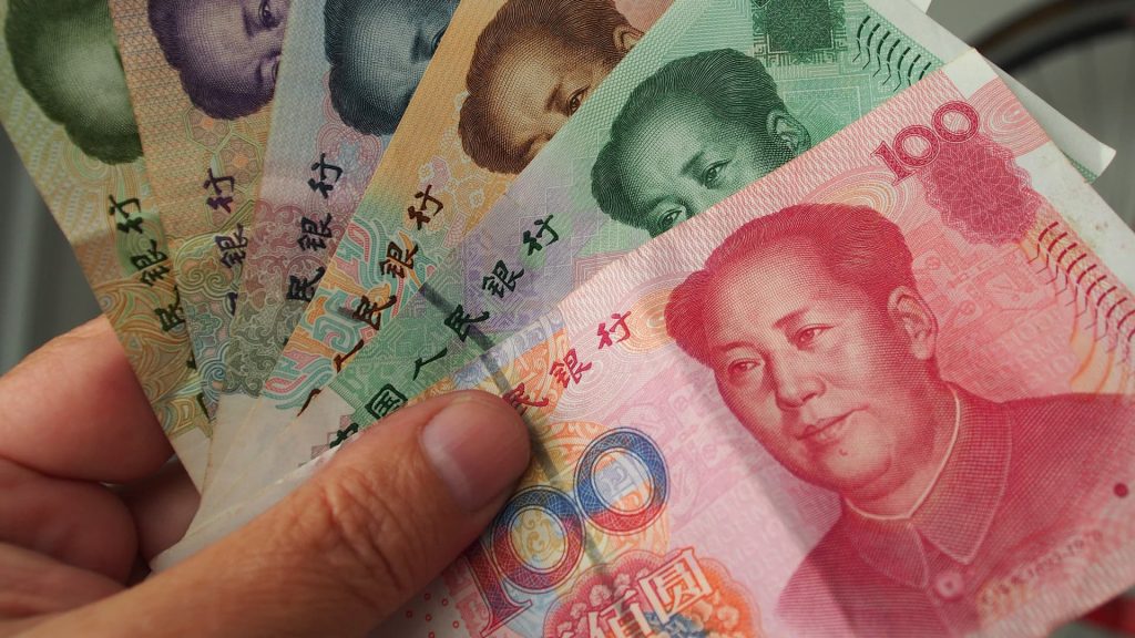 Bank sentral berusaha memperlambat pelemahan yuan terhadap dolar AS