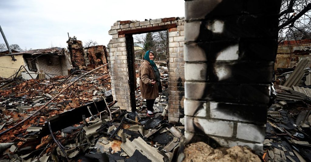 Lusinan orang Ukraina ditemukan di kuburan dekat Kyiv saat pertempuran membayangi di timur