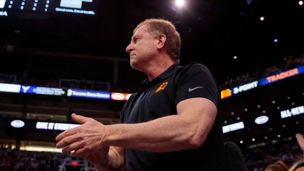 Robert Sarver, pemilik Phoenix Suns, pensiun sebagai CEO Western Alliance di tengah penyelidikan NBA