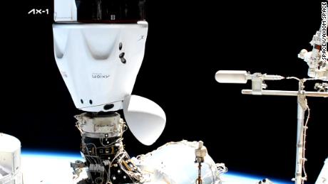 Misi pariwisata SpaceX baru saja tiba di Stasiun Luar Angkasa Internasional.  Inilah semua yang perlu Anda ketahui 