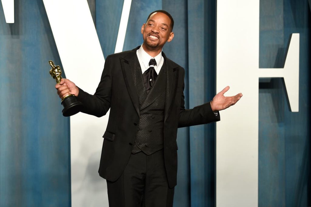 Will Smith menanggapi larangan Oscar setelah Chris Rock menampar