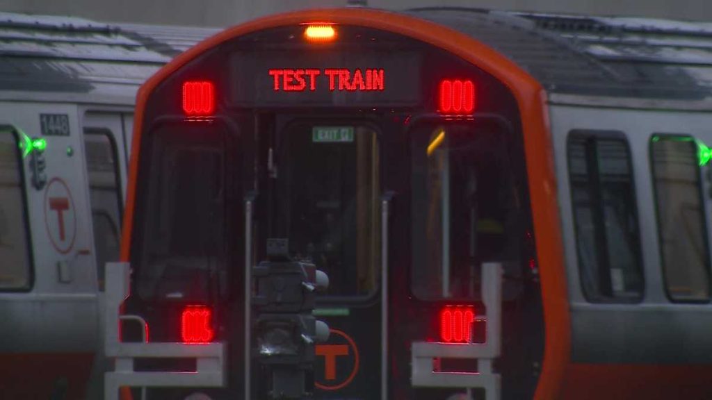 MBTA menarik semua kereta Oranye dan Jalur Merah baru dari layanan untuk memecahkan masalah pengereman