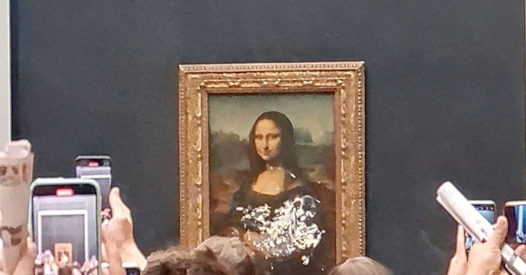 Mona Lisa tidak terluka tetapi diolesi krim dalam aksi protes iklim