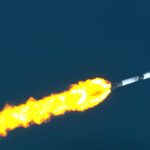 Roket SpaceX meluncurkan 53 satelit Starlink ke orbit dan mendarat di laut
