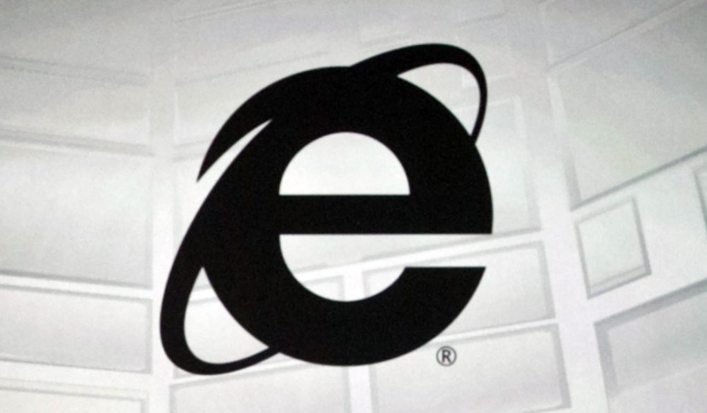 Lama sekali, Internet Explorer.  Browser kedaluwarsa hari ini