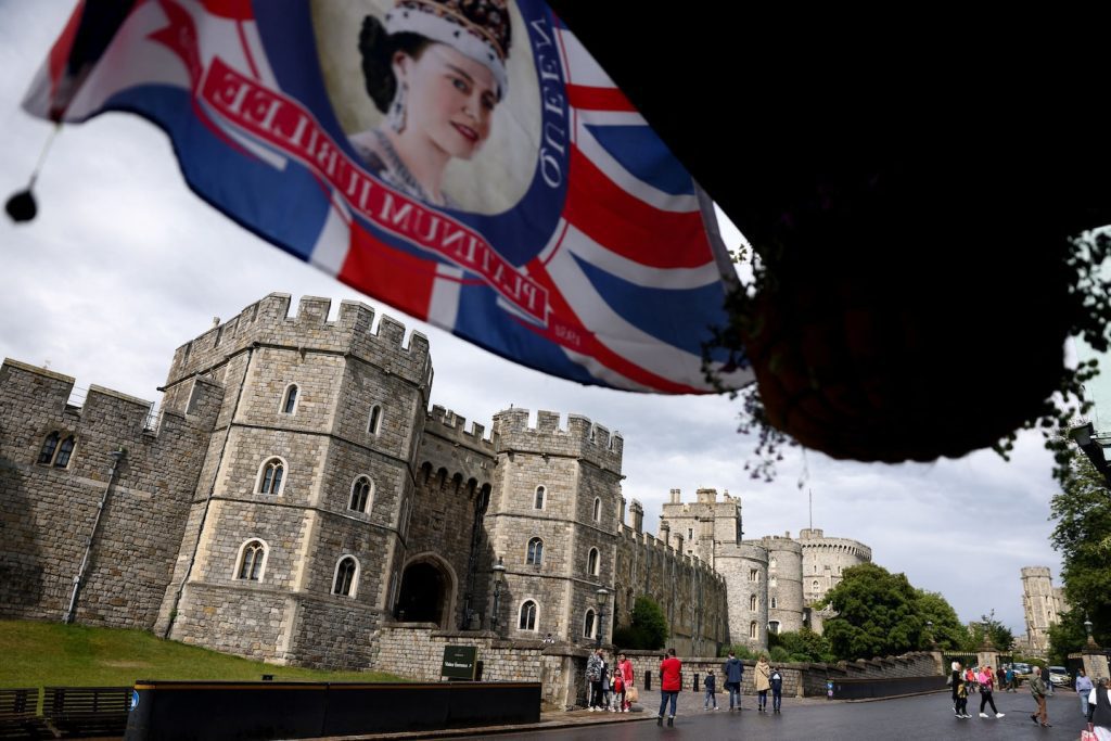 Platinum Jubilee: Satu Pesta Terakhir untuk Ratu Elizabeth II dan Pesta yang Dibutuhkan Orang Inggris