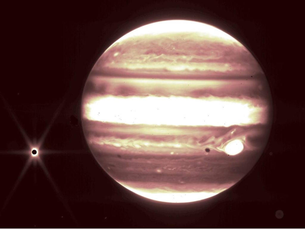 Teleskop Luar Angkasa James Webb NASA mencitrakan cincin dan bulan Jupiter dalam inframerah putih panas