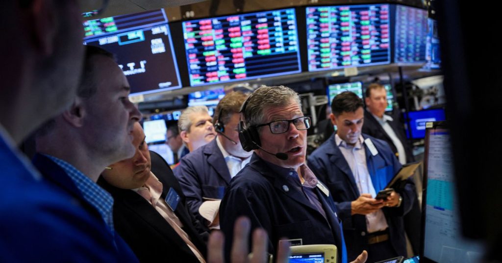 Wall Street ditutup lebih rendah karena teknologi iklan dan saham media sosial jatuh