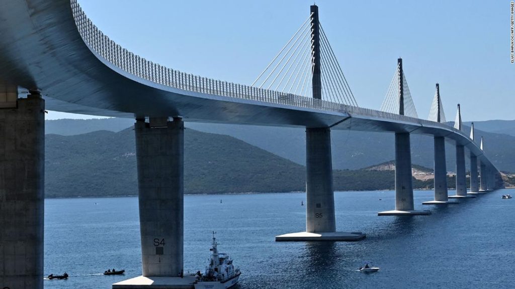 Jembatan baru Kroasia menggambar ulang peta pantai Adriatik
