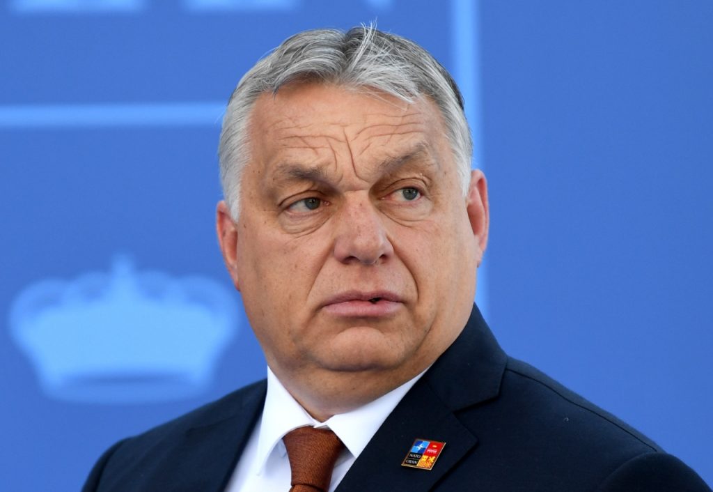 Orban Hungaria dikecam karena komentar 'ras campuran'