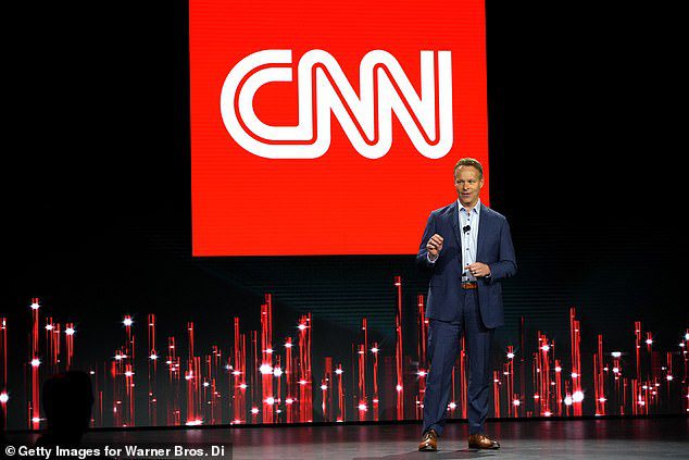 Peringkat primetime CNN terus turun ke level terendah dalam tujuh tahun, meskipun publik berbalik dalam kegembiraan dan acara opini di bawah presiden baru Chris Licht.