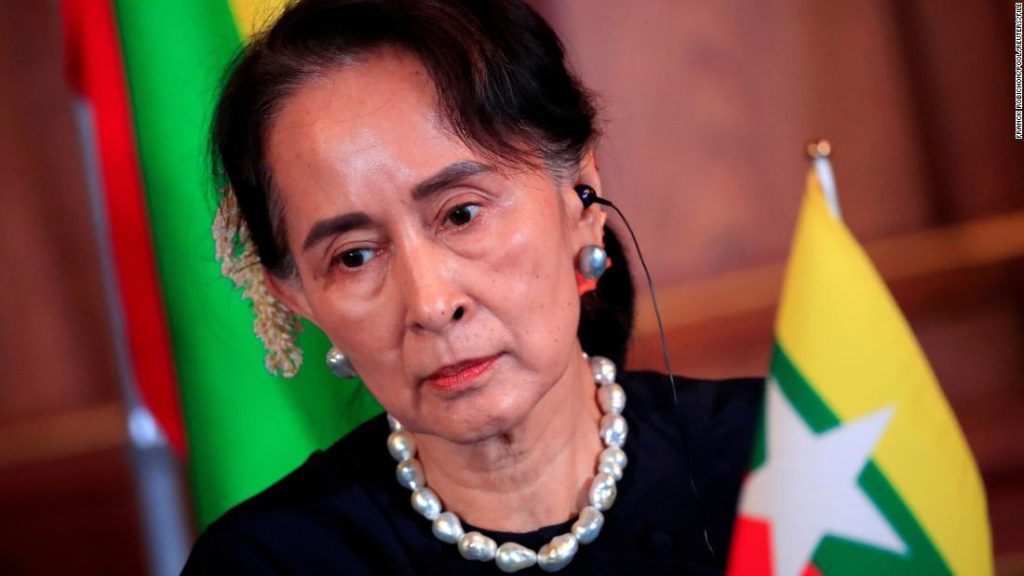 Aung San Suu Kyi: Mantan pemimpin Myanmar dijatuhi hukuman 6 tahun penjara lagi