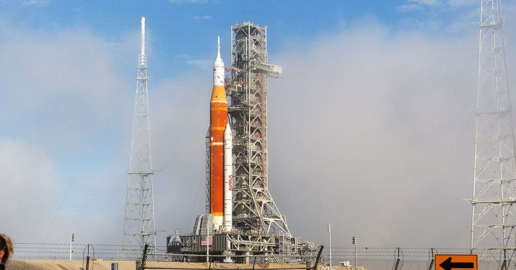 Misi Artemis I NASA akan meledakkan roket SLS raksasa menuju bulan