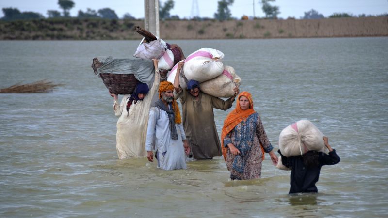 Banjir Pakistan telah mempengaruhi 33 juta orang dalam bencana terburuk dalam satu dekade