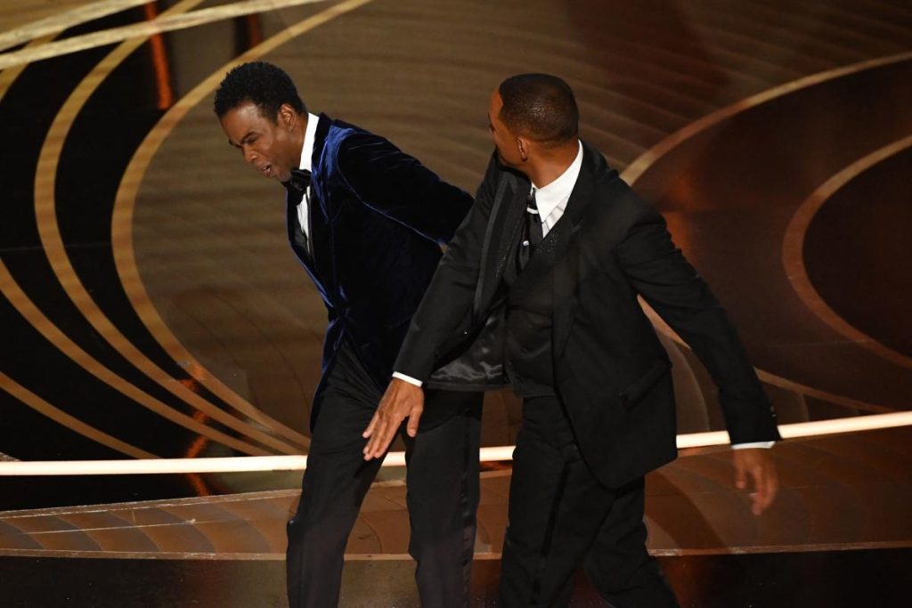 Chris Rock mengatakan dia menolak tawaran untuk menjadi pembawa acara Oscar 5 bulan setelah dia menampar Will Smith