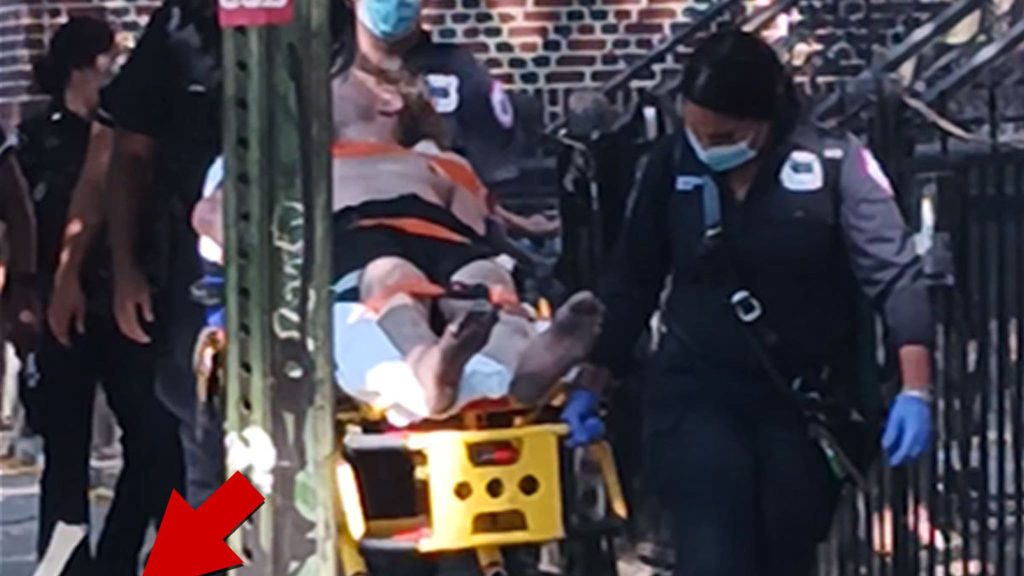 Bintang Boardwalk Empire Michael Pitt dirawat di rumah sakit setelah ledakan di New York City