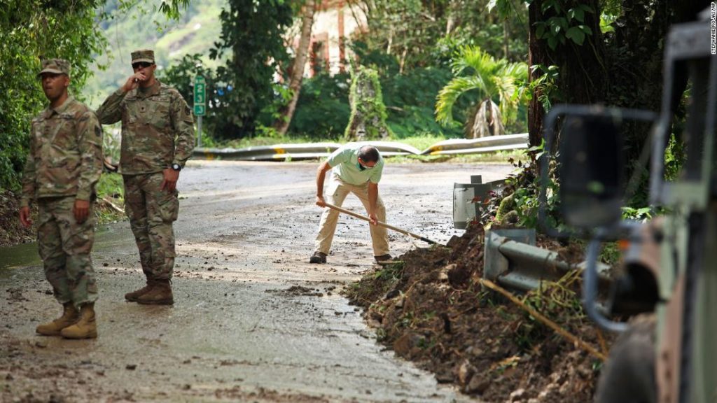 Badai Fiona melanda Turks dan Caicos setelah menghancurkan Puerto Rico dan menyebabkan lebih dari satu juta orang kehilangan air di Republik Dominika