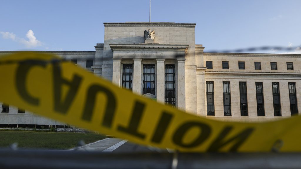 Suku bunga naik karena The Fed melawan inflasi yang membandel: NPR