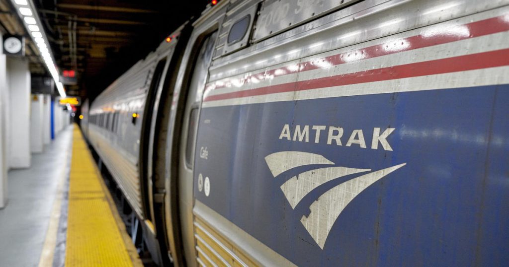 Amtrak membatalkan semua rute jarak jauh di tengah pemogokan kereta api