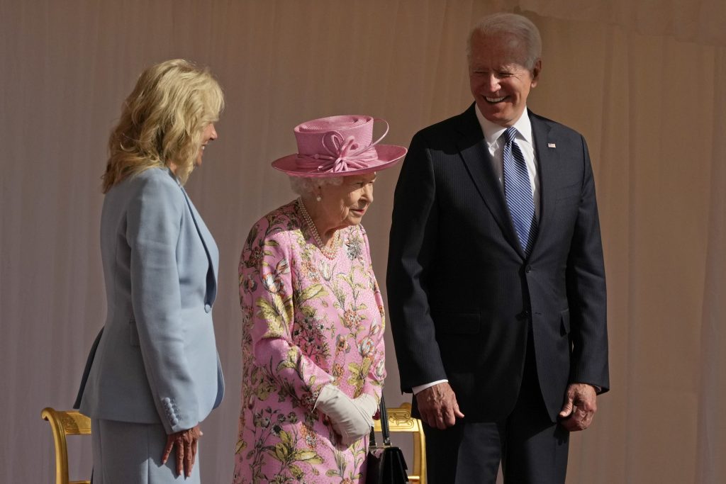 Biden menyampaikan belasungkawa setelah kematian Ratu Elizabeth, yang kekuasaannya diperluas hingga 14 presiden AS