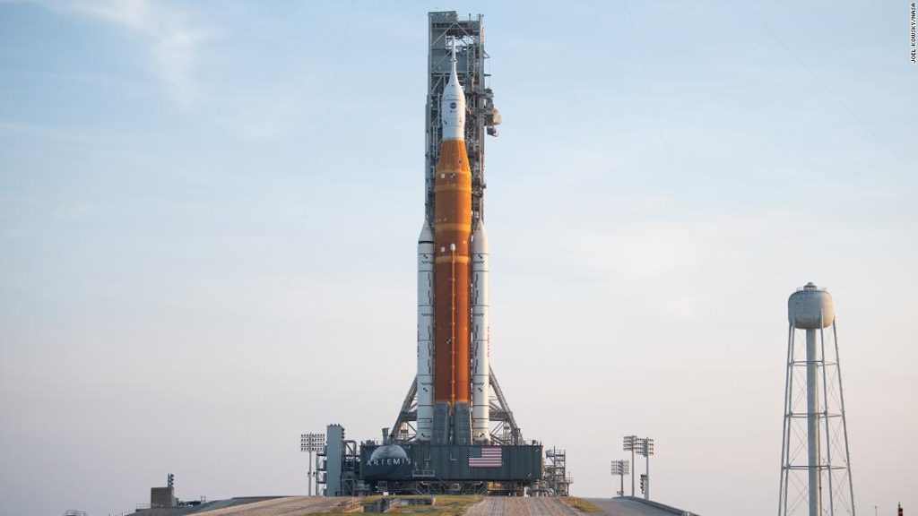 Peluncuran roket Artemis I ke bulan telah ditunda karena masalah mesin