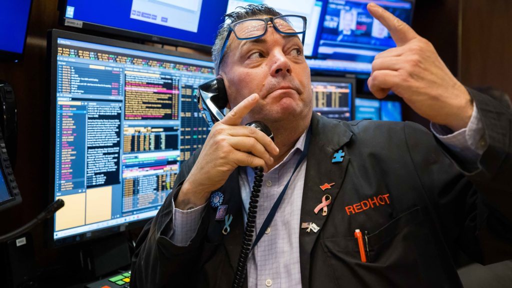 Dow melonjak lebih dari 400 poin pada hari Senin menjelang pemilihan paruh waktu AS