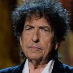Bob Dylan membahas kontroversi penandatanganan buku
