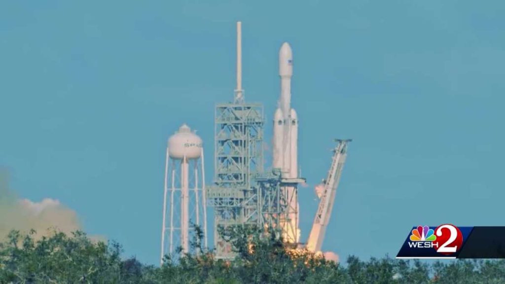 Falcon Heavy akan diluncurkan pada Selasa pagi