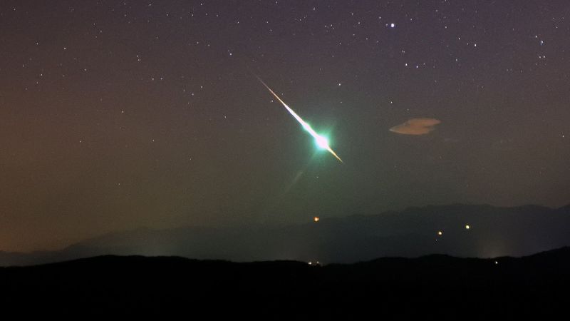 Hujan meteor selatan di Taurids akan membawa peningkatan bola api minggu ini