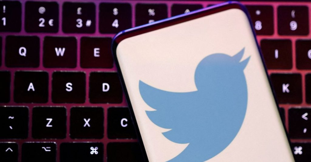 Topeng menghentikan centang biru yang didambakan di Twitter di tengah penyebaran scammers