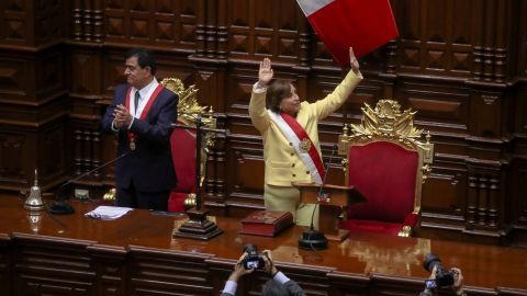 Wakil Presiden Peru Dina Bouluart menghadiri upacara pelantikan di Lima, Peru. 