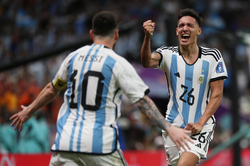 Argentina menahan reli Belanda, memenangkan adu penalti perempat final Piala Dunia yang liar