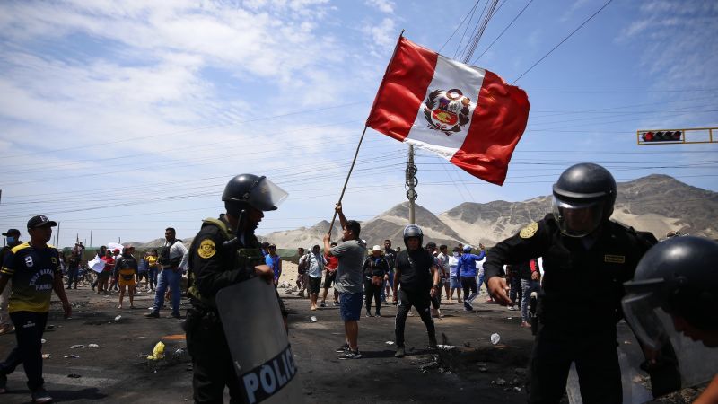 Mantan Presiden Peru Castillo dijatuhi hukuman 18 bulan penjara saat pengunjuk rasa menyatakan 'pemberontakan'