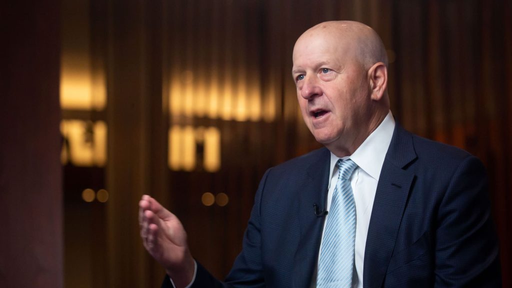 Goldman Sachs berencana memangkas hingga 8% stafnya pada bulan Januari