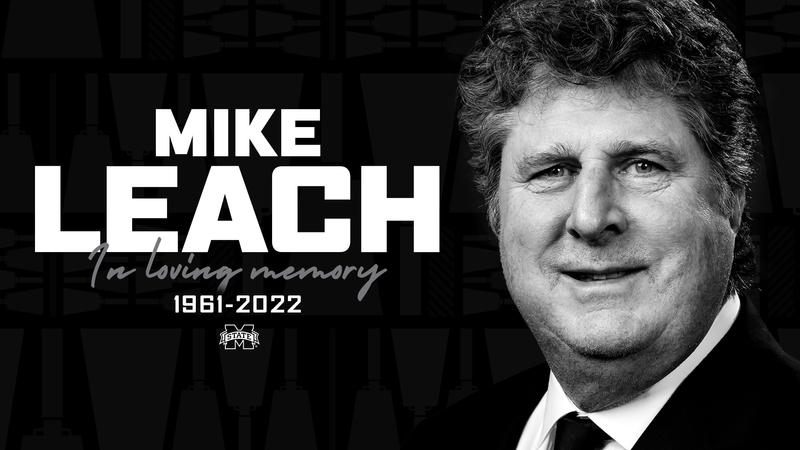 Keluarga MSU Bulldog, komunitas sepak bola perguruan tinggi berduka atas kematian pelatih kepala Mike Leach