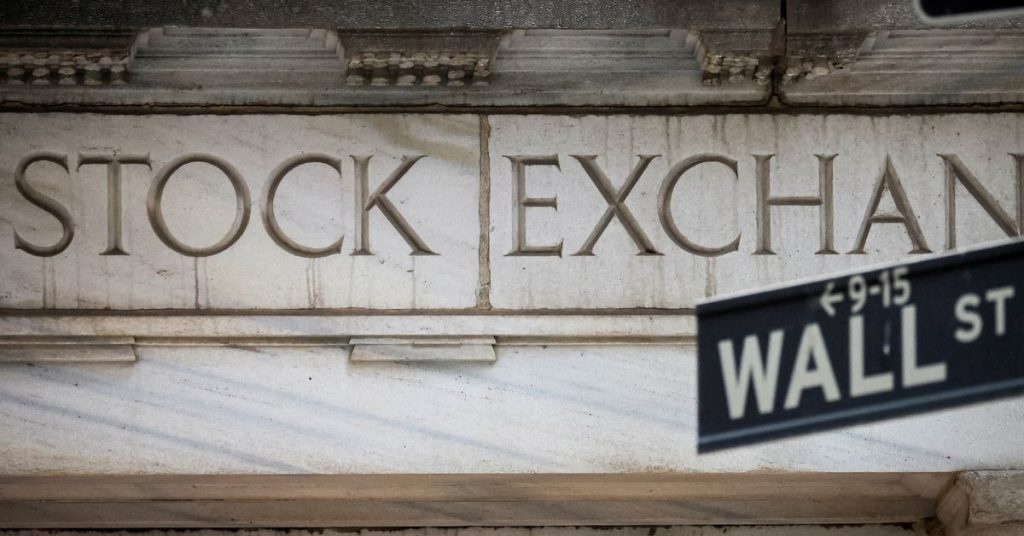 S&P membukukan penurunan keempat berturut-turut karena pembicaraan resesi membebani Wall Street