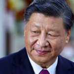 Xi mengunjungi Arab Saudi di tengah hubungan yang tegang dengan Amerika Serikat